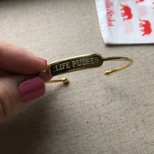 stella and dot signature engravable bar cuff gold